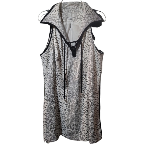 Alberto Makali Sporty Sleeveless Top 12 Black White Print Side Slits - Picture 1 of 6